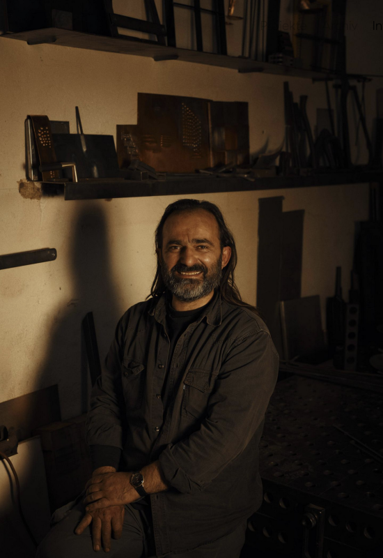 Tischgestelle von Gjergji Haxhiaj